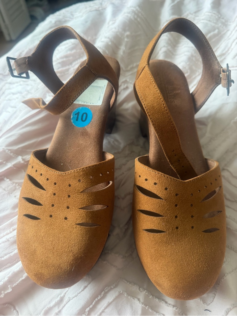Cliffs by WHITE MOUNTAIN Camel Suede Slingback Clog Sandals